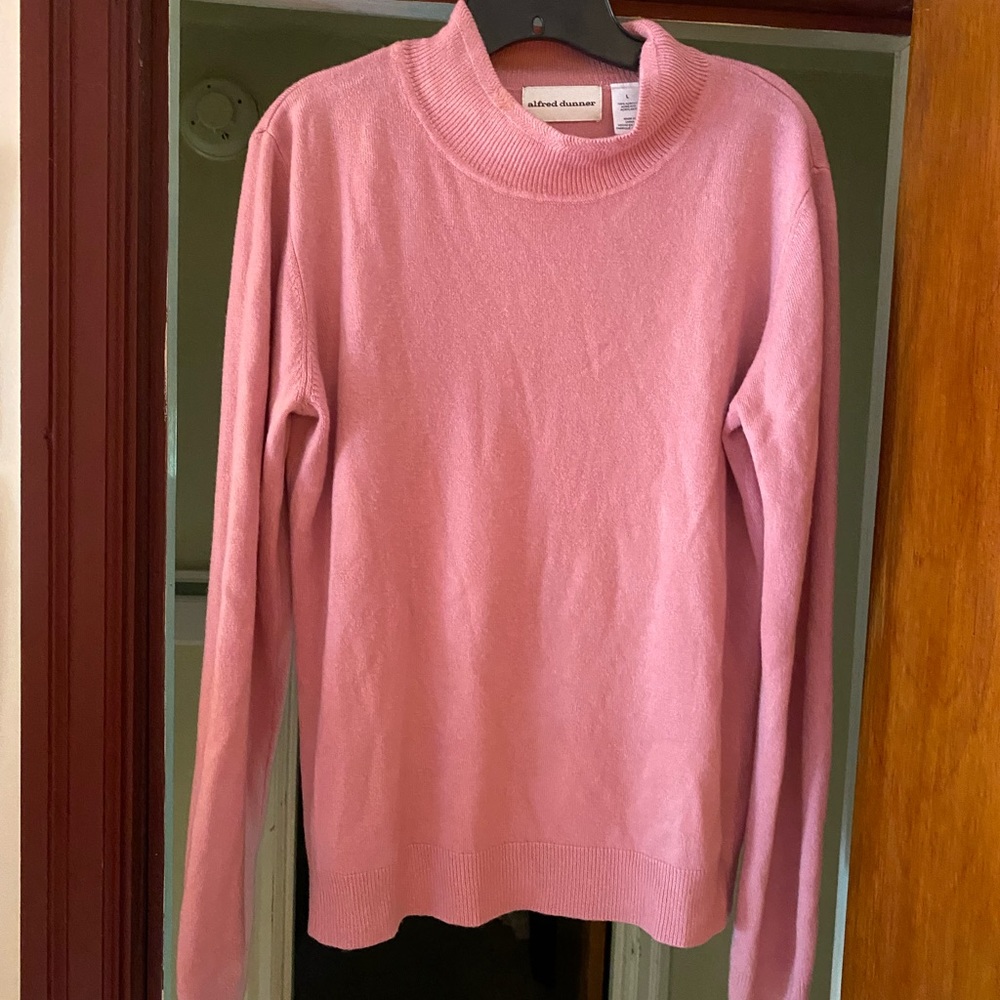COPY - Ladies long sleeve pink knit sweater